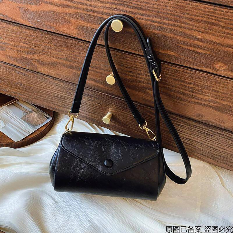 Mia Women's Bag Paris Fashion Week Small Bag Women's Solid Color Flap Shoulder Bag Simple Retro Crossbody Mom Bag Mia Women's Bag Paris Fashion Week Small Bag Women's Solid Color Flap Shoulder Bag Simple Retro Crossbody Mom Bag