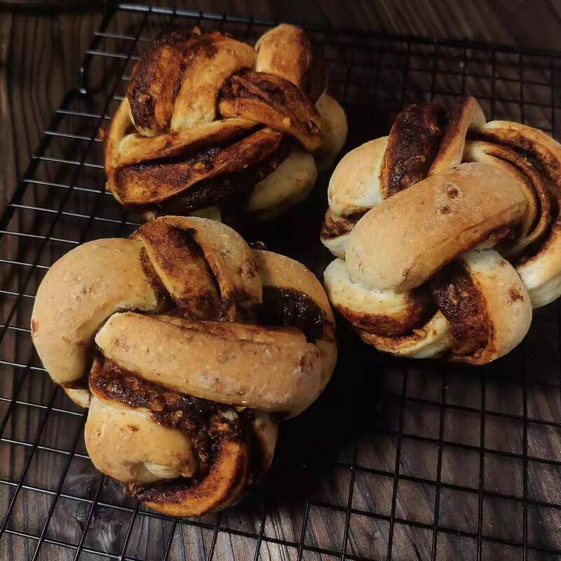 Only25 Whole Wheat Apple Cinnamon Roll Bread 110g 371 Calories Fitness Meal Replacement