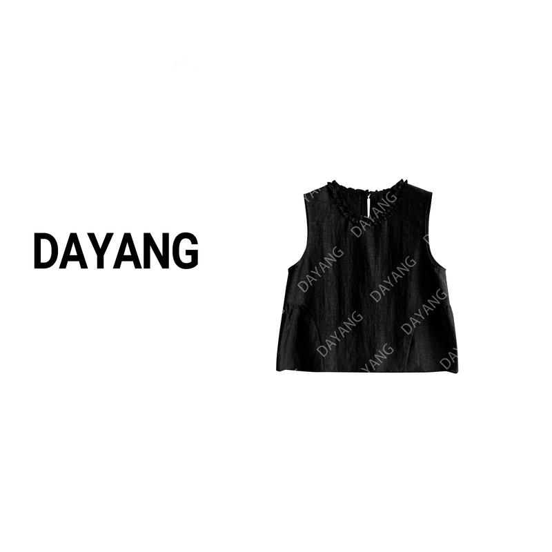 【Dayang】Lightweight Urban Minimalist Style, Age-Reducing Dark Color Series, Round Neck Lace Collar, Black Turtle Neck Relaxed Vest 【Dayang】Lightweight Urban Minimalist Style, Age-Reducing Dark Color Series, Round Neck Lace Collar, Black Turtle Neck Relaxed Vest