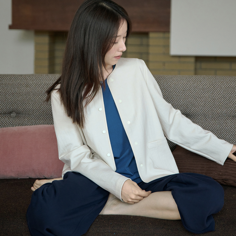 26Qda-040【Cloud Shadow Mountain Color】Past and Present Life Retro Simple Artistic Round Neck Straight Placket Knitted Jacket 26Qda-040【Cloud Shadow Mountain Color】Past and Present Life Retro Simple Artistic Round Neck Straight Placket Knitted Jacket
