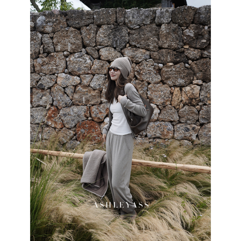 Ashleyass's Signature Private Label Wool Blend Autumn and Winter Versatile Slimming Knit Cardigan and Pants Casual Set Ashleyass's Signature Private Label Wool Blend Autumn and Winter Versatile Slimming Knit Cardigan and Pants Casual Set