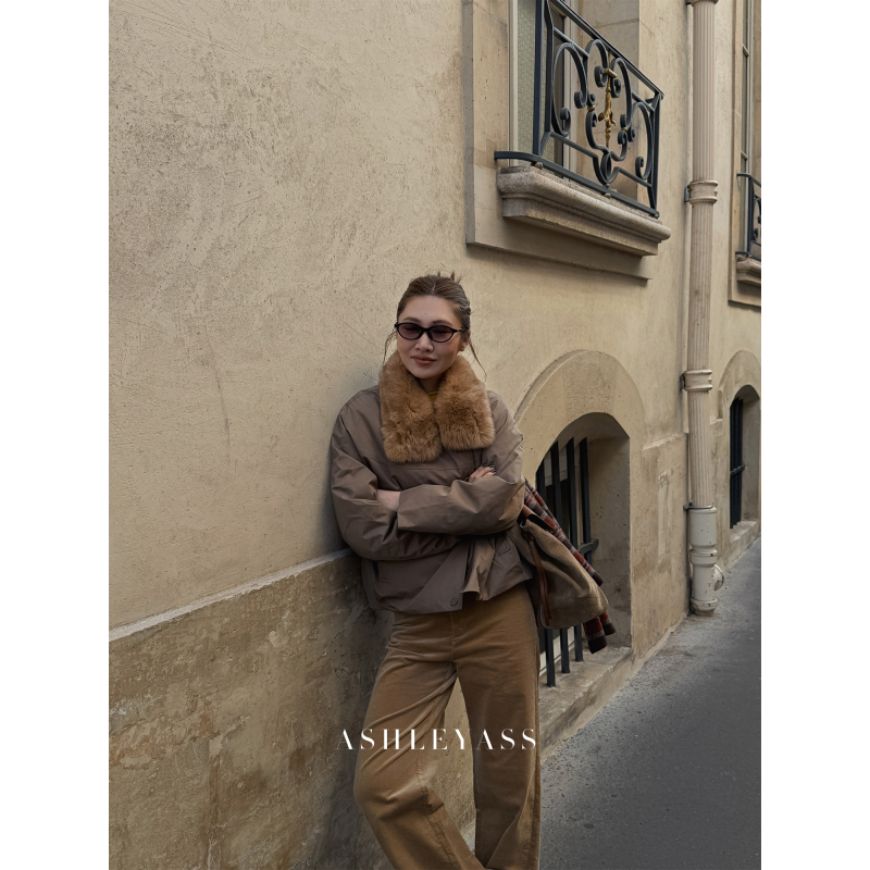 Ashleyass "Fox Fur Goose down Jacket" Acetate Blend Large Fur Collar Short 95% White Goose down Jacket for Women