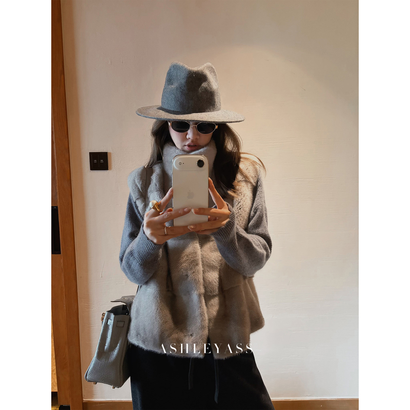 Ashleyass"Silver Blue Horizontal Drainage Mink Vest" Finland Imported Crown Short 2-3Xp Female Mink Fur Coat for Women Ashleyass"Silver Blue Horizontal Drainage Mink Vest" Finland Imported Crown Short 2-3Xp Female Mink Fur Coat for Women
