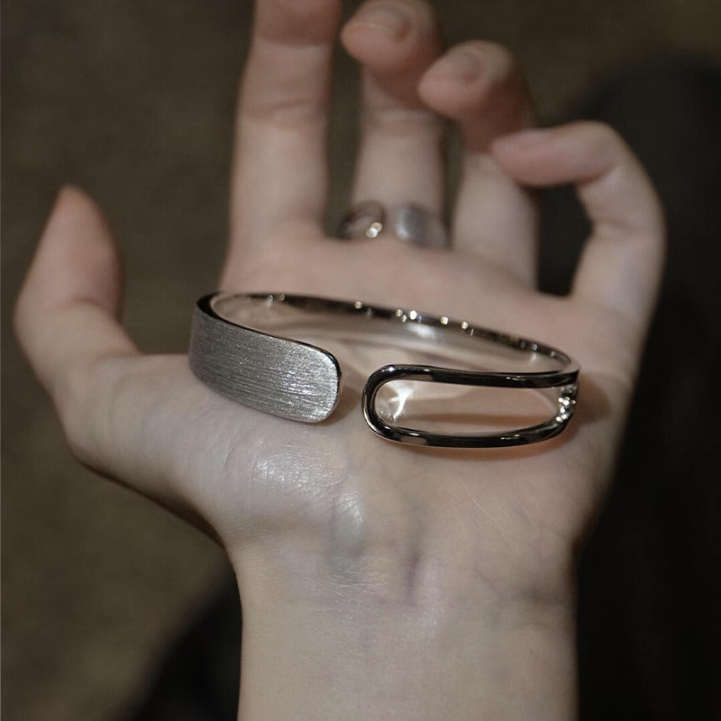 S925 Sterling Silver Cool Silver Brushed Asymmetrical Bracelet 2026 New Popular Fashion Versatile High-End Bracelet S925 Sterling Silver Cool Silver Brushed Asymmetrical Bracelet 2026 New Popular Fashion Versatile High-End Bracelet