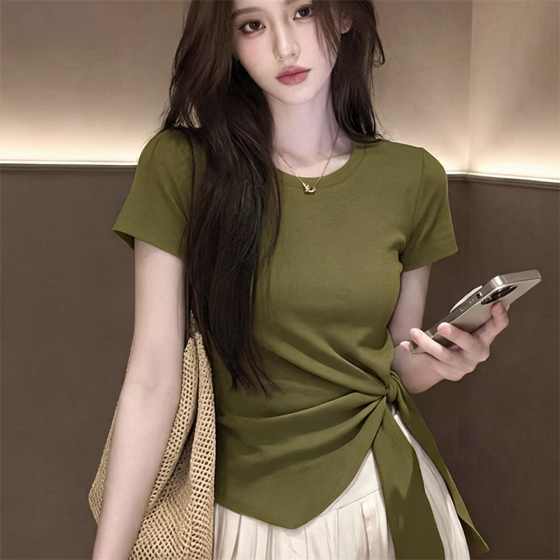 Summer Fashion Olive Green Short-Sleeve Tie-Up T-Shirt for Women, Trendy Korean Style, Versatile, Slimming, with a Unique Design and Irregular Shape