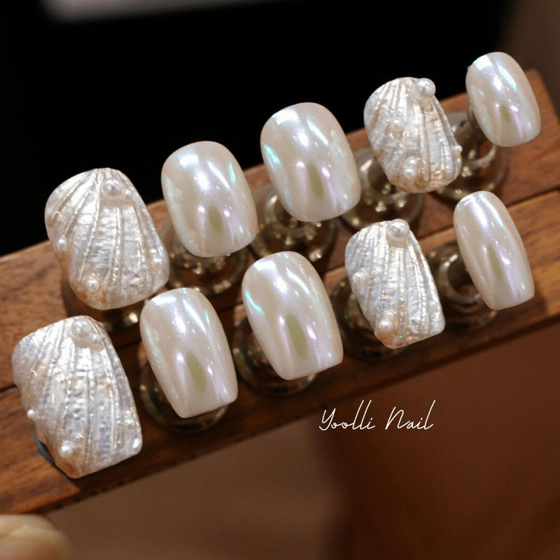 Youli [Pearl Shell] Purely Handmade Wearable Nails with Cat Eye Gradient Shell Effect, Gentle and High-End Manicure, Short Nails That Enhance Fairness