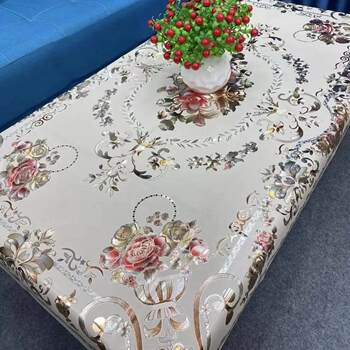 Waterproof and oil-resistant dining tablecloth