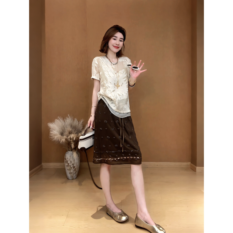 Nine Nine Nine | 【Floating Light into Porcelain】Rayon Embroidery Round Neck Jacquard Slimming Top 2607D4293