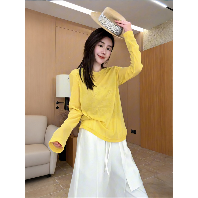 Nine Nine Nine |   【Coconut Cream Starburst】Simple Reverse Design with Fine Shimmer Summer Blouse Long-Sleeve T-Shirt for Women D927
