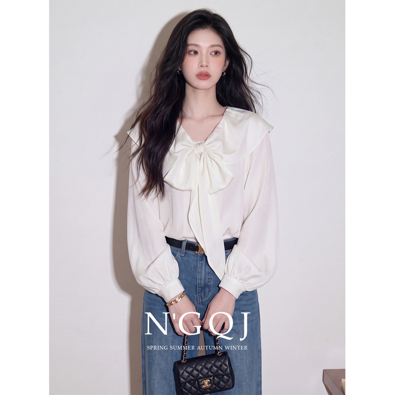 2026 Early Autumn New French-Style High-End Beautiful Outfit with a Collared Bow Tie Shirt for Women with Ruffled Lace-Up Top