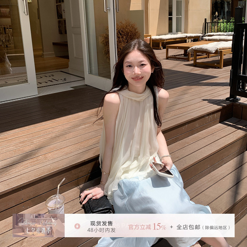 For Jie Shijie, the "Cloud Yarn Layered Waves" French-Style Rayon Off-Shoulder Ribbon Blouse for Women Has a Gentle and Relaxed Texture