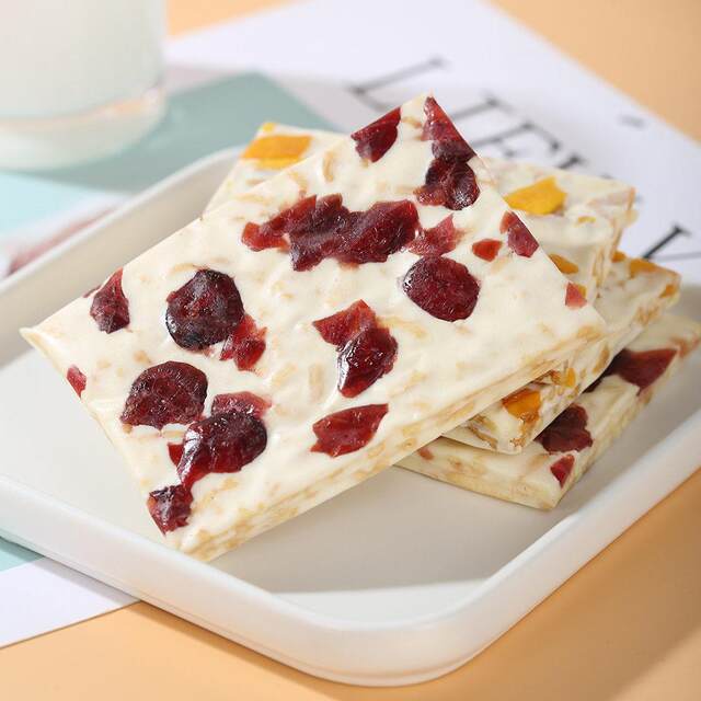 Mongolian Milk Products, Pure Handmade Milk Food, Inner Mongolia Handmade Cheese, Fruit-Flavored Cheese Blocks, Layered Milk Skin, Nutritious Specialty