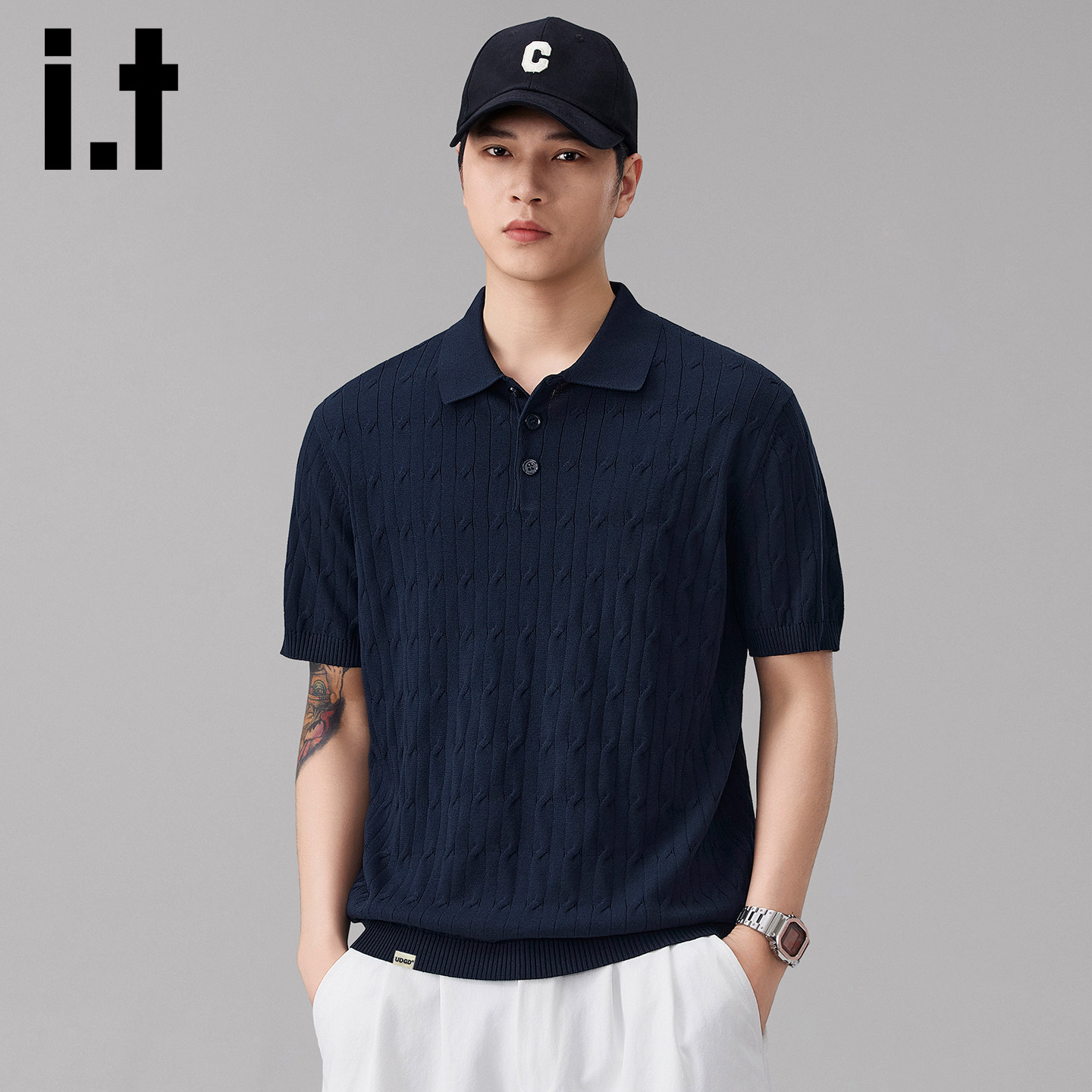 เสื้อผ้าถักแขนสั้นสำหรับผู้ชาย It Undergarden คอลเลกชันใหม่ฤดูร้อนปี 2026 เสื้อสวมหัวโปโลแขนสั้น ผ้าถักลายเชือก พร้อมปกเสื้อ