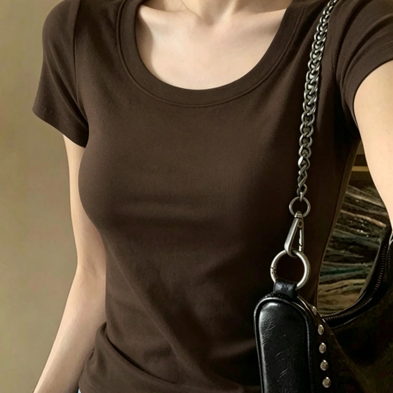 American-Style U-Neck Short-Sleeve T-Shirt for Women, 2026 Summer New Model, Coffee Color, Slim Fit, Elegant and Stylish Top