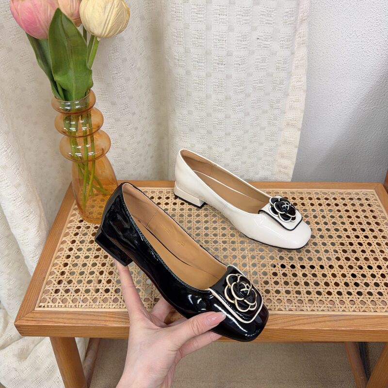 【Sheepskin Patent Leather + Silent Sole】【Rose Collection】Camellia Square-Toe Casual Shallow-Mouthed Flats - Fish