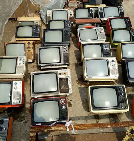 A large number of spot 70-80 s vintage black and white TV old TV old objects decoration window decoration
