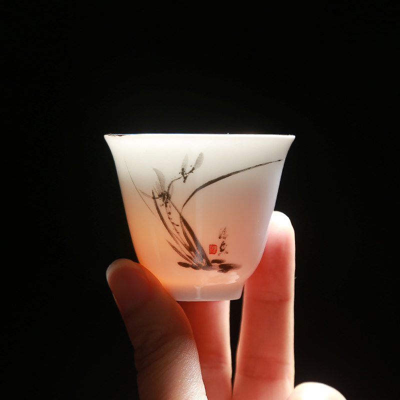 Hand-painted tea cup Jingdezhen single cup tea cup white porcelain thin tire creative Pu'er tea cup personal cup ceramic master cup