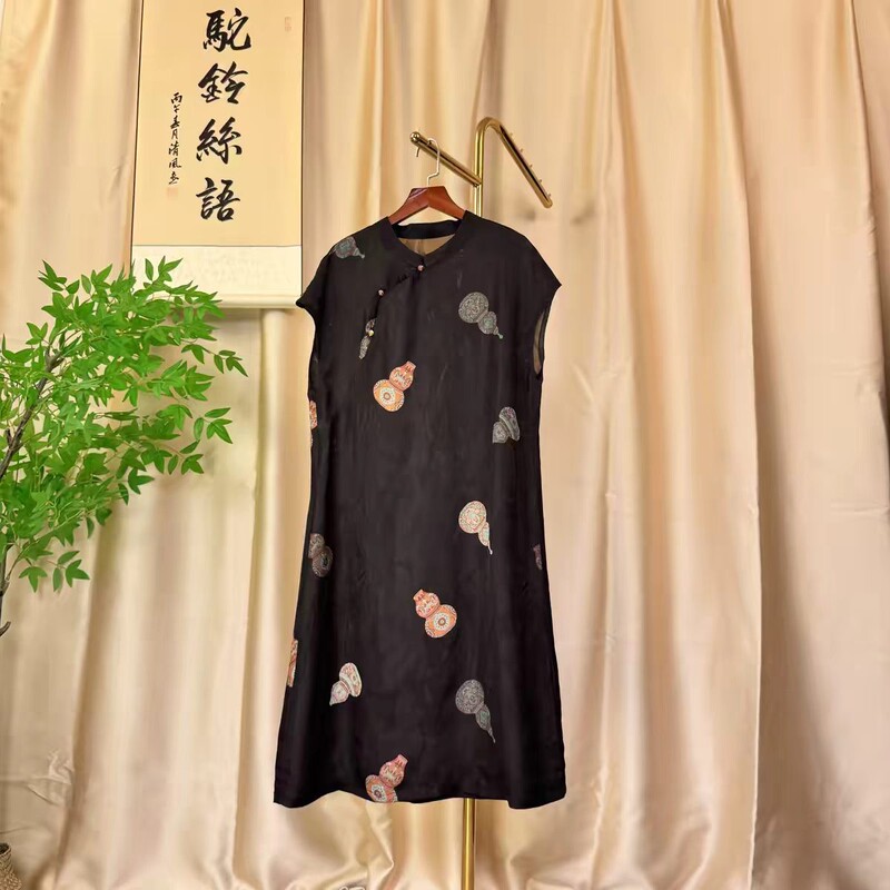 High-Quality Silk Dress High-Quality Silk Dress