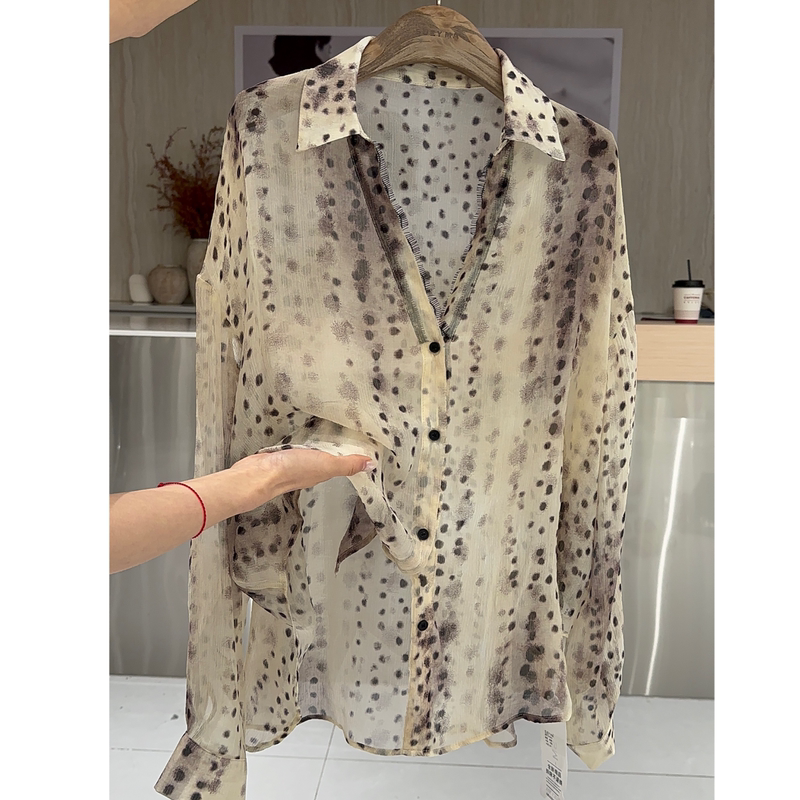 In Stock -【Sm】4.29【Thin as a Cicada's Wing】V-Neck Eyelash Lace Patchwork Silk Leopard Print Shirt 859