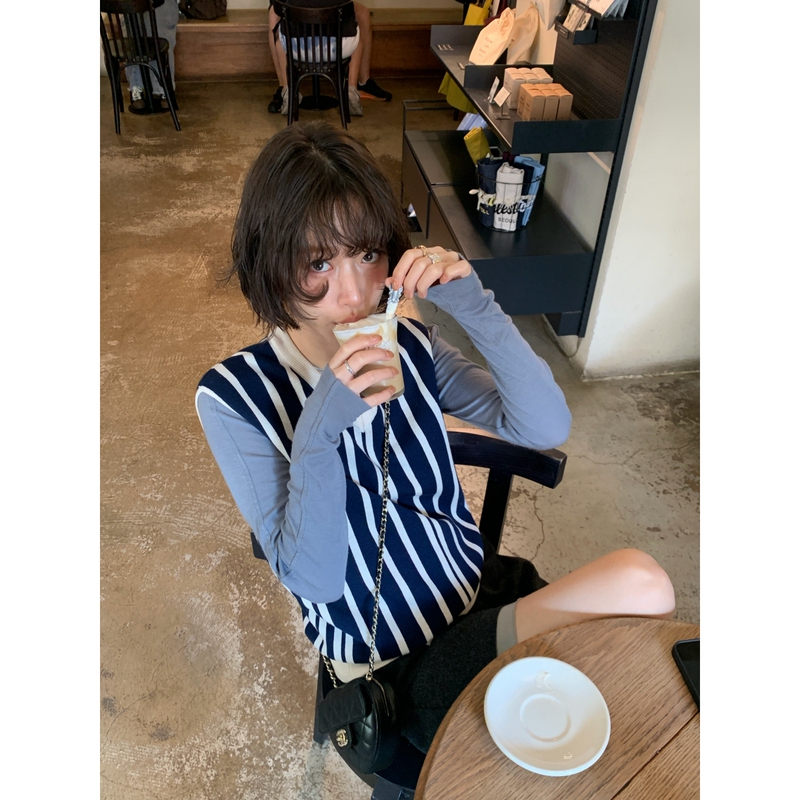 Lixm Miao Miao No. 6 Perfume Versatile Striped V-Neck Knitted Vest Lixm Miao Miao No. 6 Perfume Versatile Striped V-Neck Knitted Vest