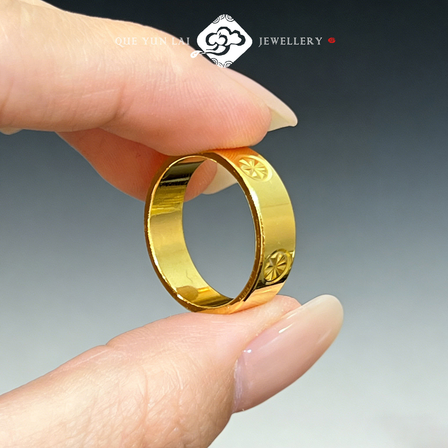 Rice-shaped gold ring for women, shiny solid surface