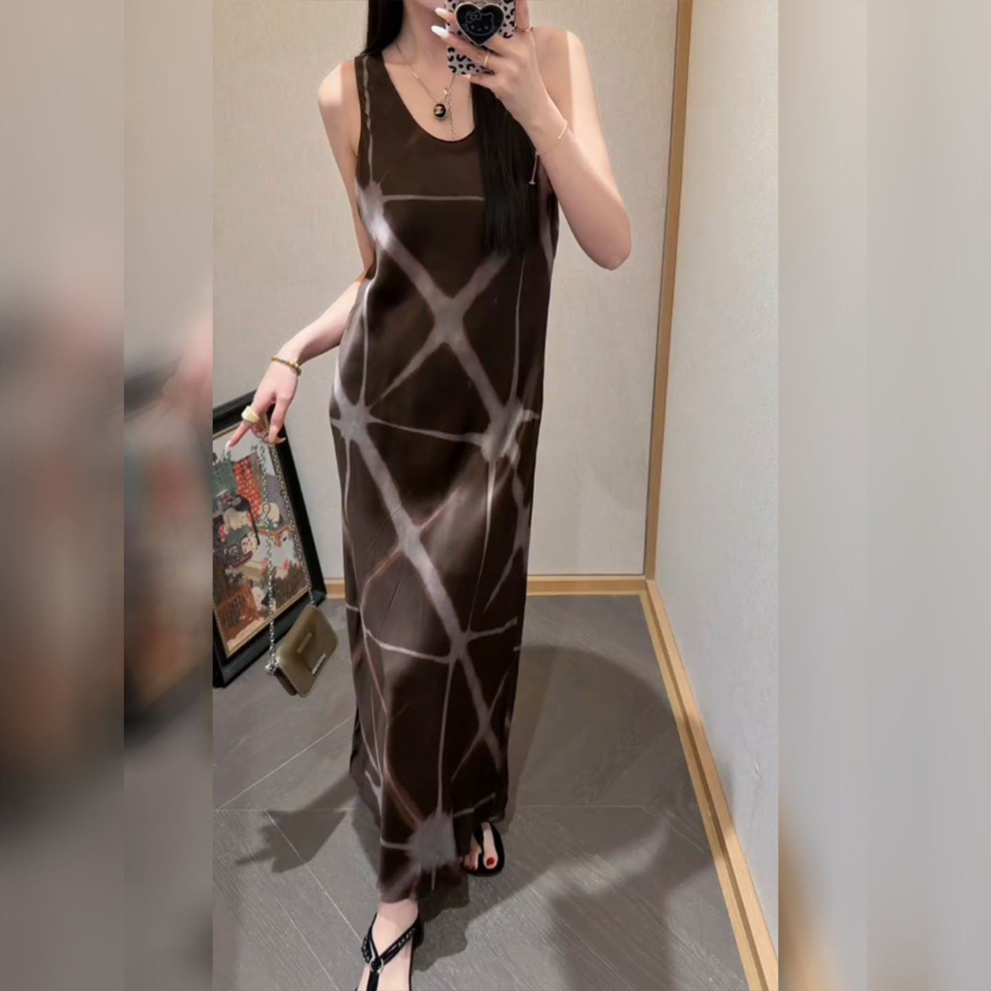 美拉德风几何印花无袖连衣裙女2026夏季新款气质长款桑蚕丝背心裙
