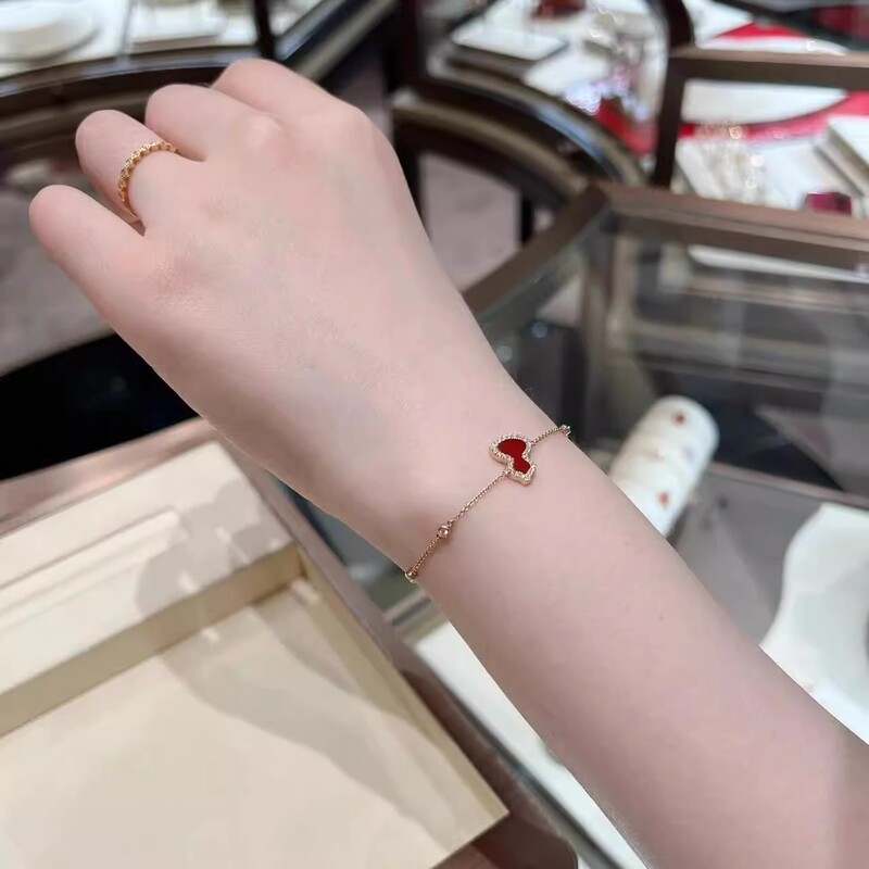 New 18K Gold Gourd Bracelet with Red Chalcedony and White Mother-Of-Pearl, Rose Gold with Diamonds for Men and Women, Couple's Jewelry