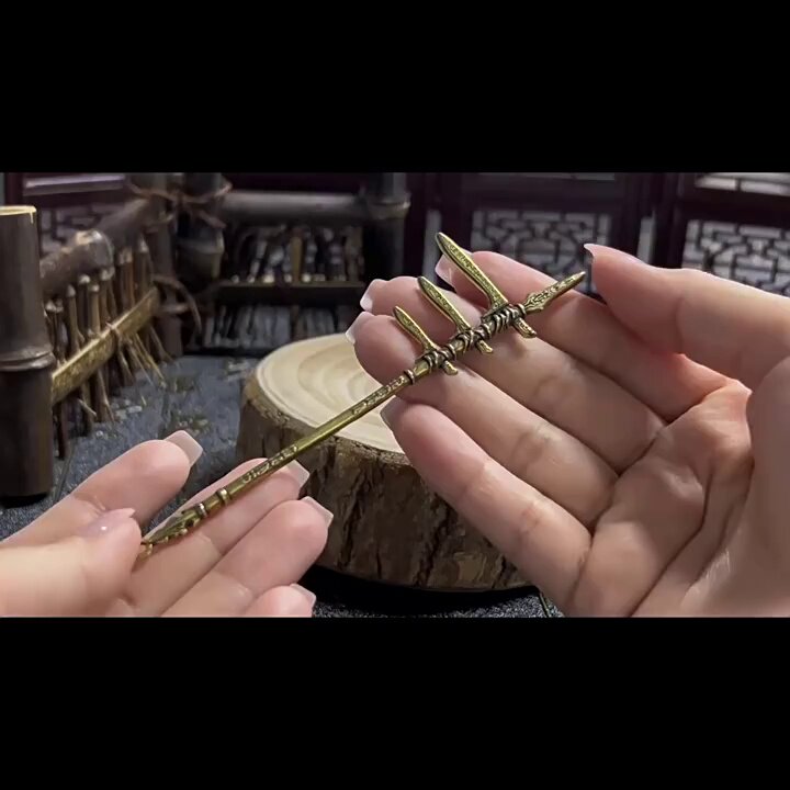 仿古玩兵器武威候岳山三头战戈黄铜摆件适合什么人收藏