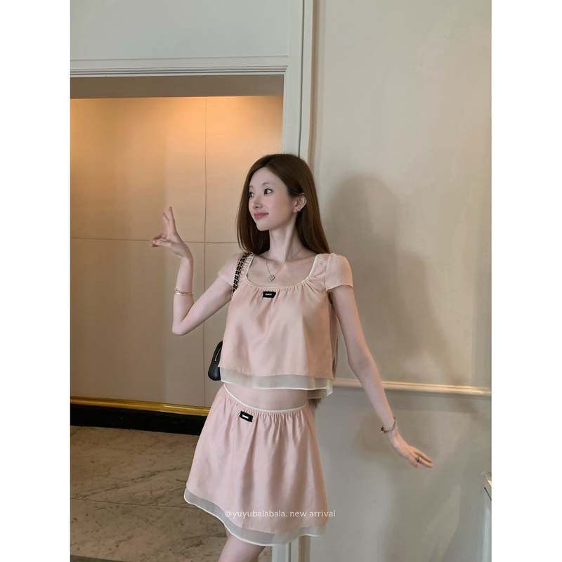 Squid and Frozen Pear Soup Yuyu Exclusive!! [Strong Flavor] Lyocell Color-Blocked Double-Layer Top and Skirt Set