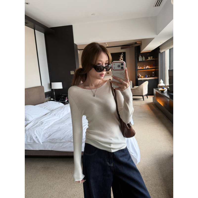 White Base Shirt 2026 New Model Trendy Hot-Selling Knitted Sweater for Autumn and Winter with a Round Neck and a Sophisticated Look White Base Shirt 2026 New Model Trendy Hot-Selling Knitted Sweater for Autumn and Winter with a Round Neck and a Sophisticated Look