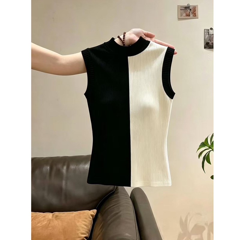 Retro Chic Black and White Half-High Collar Sleeveless Knitted Vest for Women, New Autumn Style Slimming Niche High-End Top Retro Chic Black and White Half-High Collar Sleeveless Knitted Vest for Women, New Autumn Style Slimming Niche High-End Top