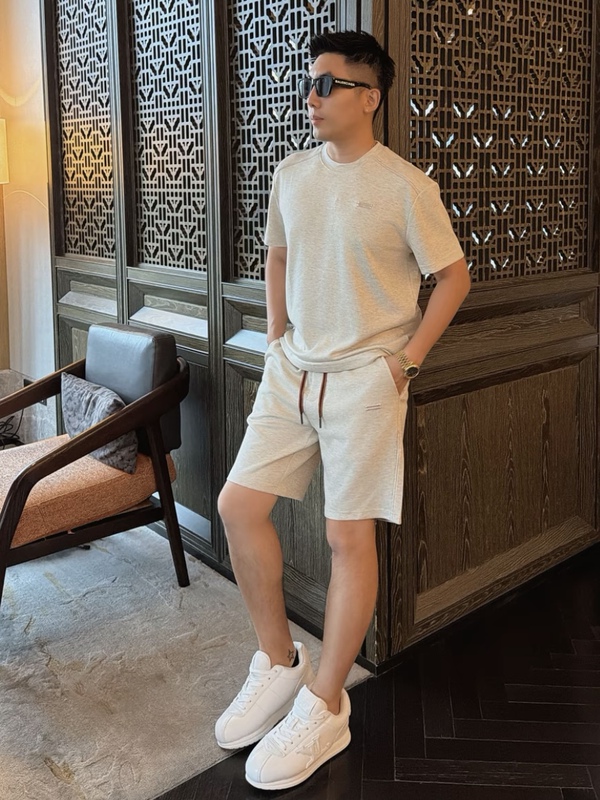 [Jenny Set] 2026 Summer New Style Rayon Seamless Elastic Embroidered Round Neck Short Sleeve T-Shirt and Shorts for Men Trendy