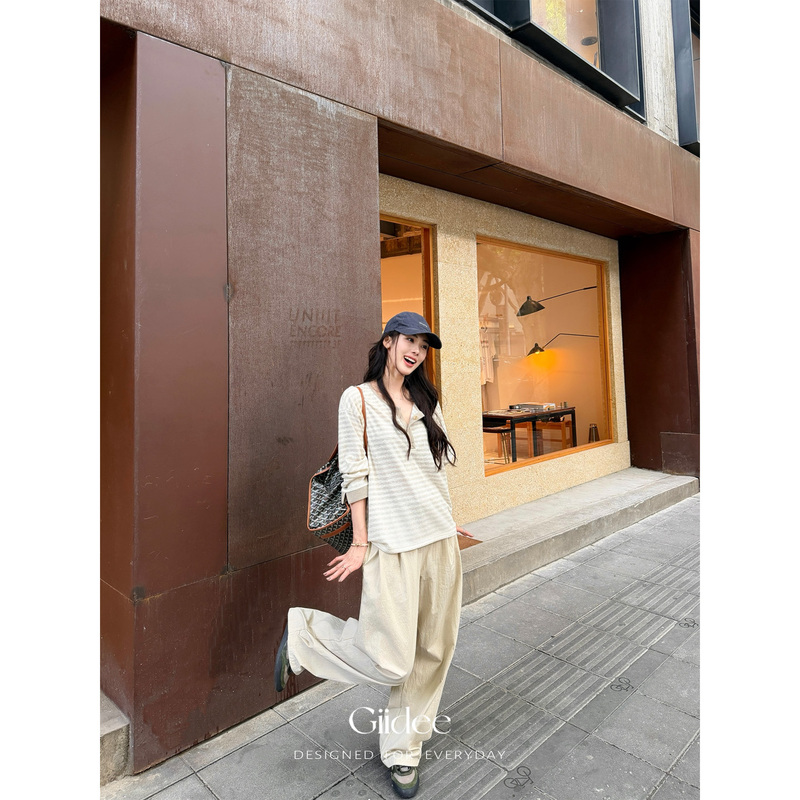 Giidee Deng Xiaohang【Holiday Island】Straight-Leg Casual Pants for Women, Slimming Pleated Khaki Versatile Long Pants for Autumn