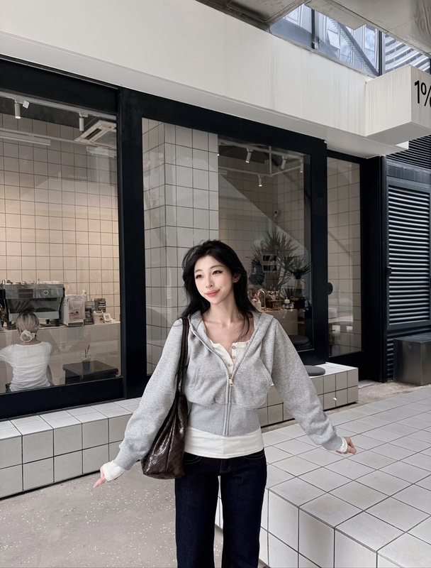 American Retro Style, Good Proportions, Waist-Cinching Hooded Sweatshirt Jacket American Retro Style, Good Proportions, Waist-Cinching Hooded Sweatshirt Jacket
