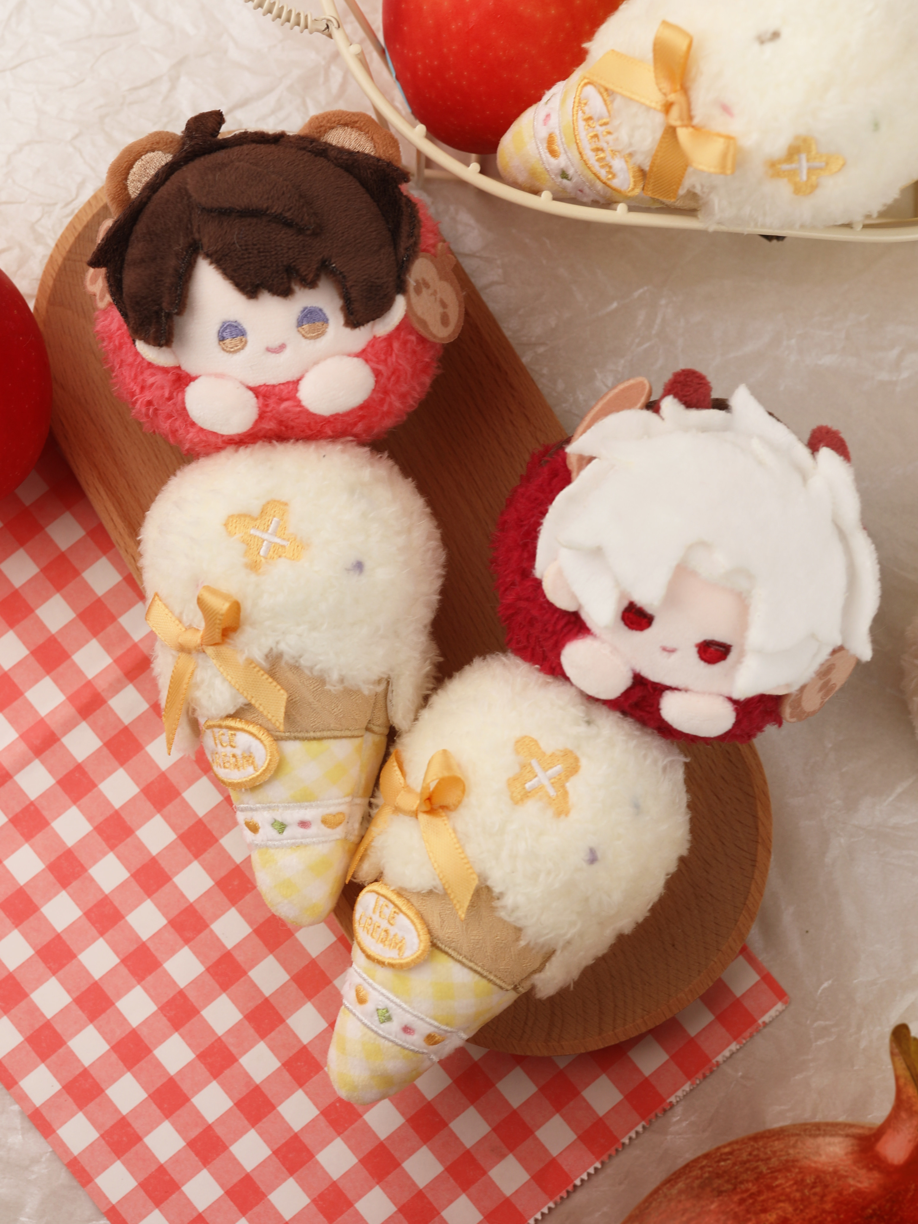 Love and Deepspace Fan-Made Magnetic Ice Cream Plush Charms