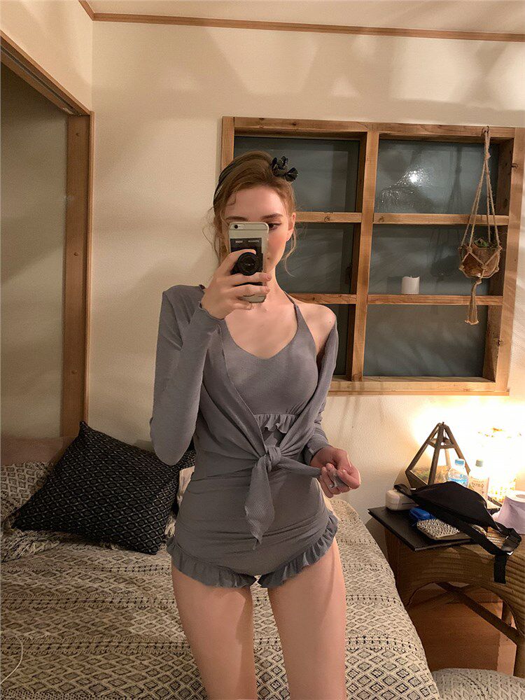 Swimsuit woman with slim fit grey long sleeves Slim Breast Steel Entrusted to Cover Tummy Retro Conservative Spa Bathing Suit