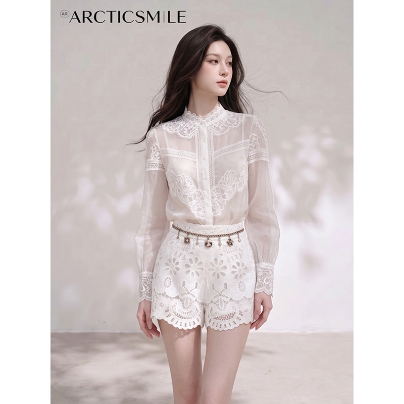Miu Miu Style White Moonlight Pure Little Fragrance Style White Lace Splicing Hollow Shirt and Shorts Set for Women in Autumn