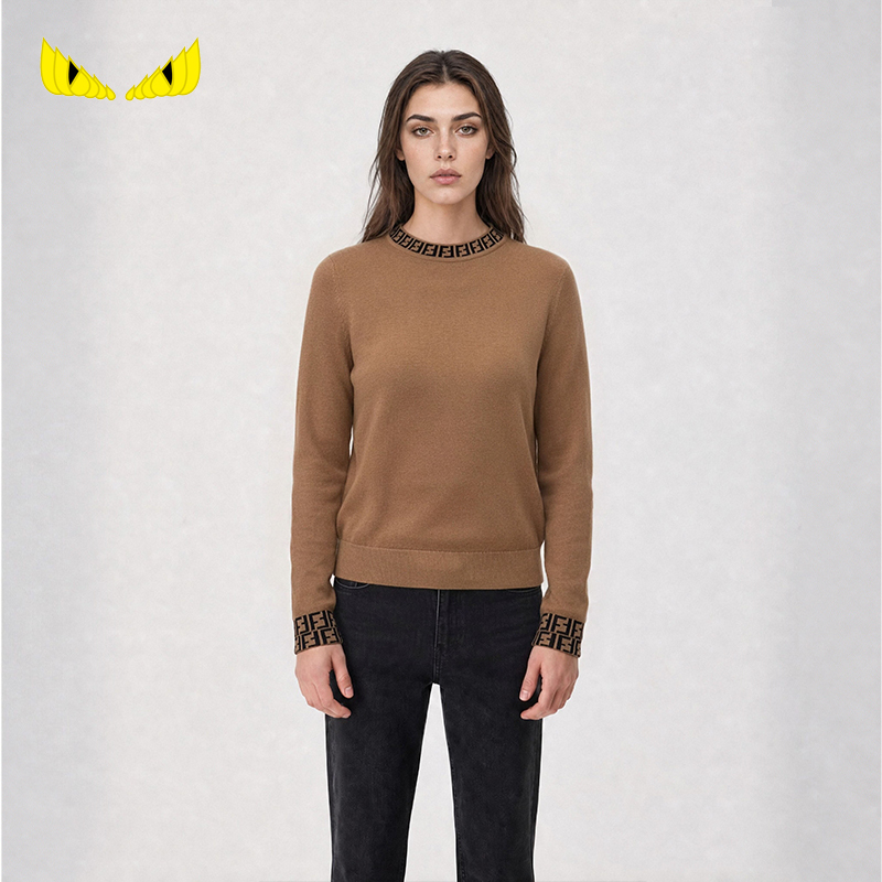 Langni Fendi Round-Neck Wool Knit Sweater for Women 2026 Autumn and Winter New Style with Monogrammed Collar and Cuffs, Light Luxury Base Sweater Langni Fendi Round-Neck Wool Knit Sweater for Women 2026 Autumn and Winter New Style with Monogrammed Collar and Cuffs, Light Luxury Base Sweater