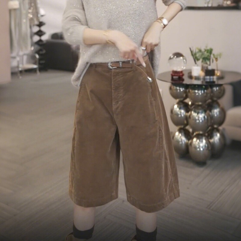 Ormior Plus-Size Corduroy Mid-Length Shorts, Loose and Versatile, Women's Autumn High-Waisted Slimming Casual Shorts for Petite Figures Ormior Plus-Size Corduroy Mid-Length Shorts, Loose and Versatile, Women's Autumn High-Waisted Slimming Casual Shorts for Petite Figures