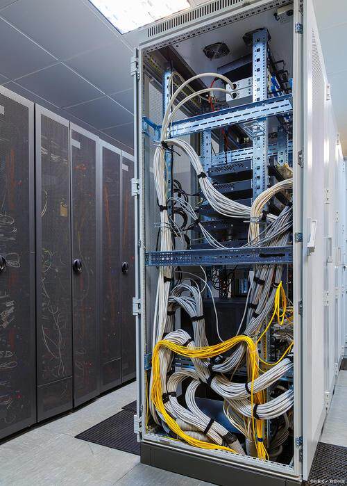 2024服务器安装免费资源下载与全流程安装使用教程