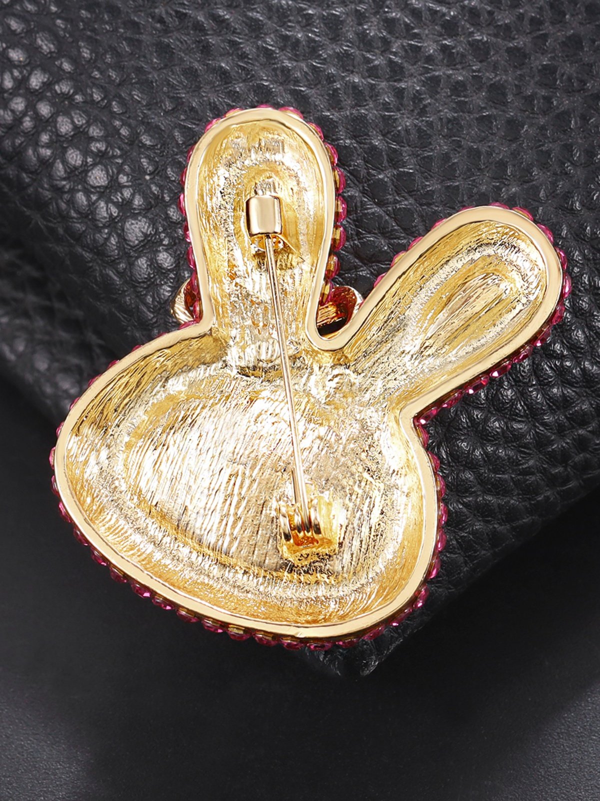 Cute Bow Rabbit Head Brooch Cartoon Fashion Clothing Accessory Safety Pin Coat Anti-Exposure Exquisite Corsage