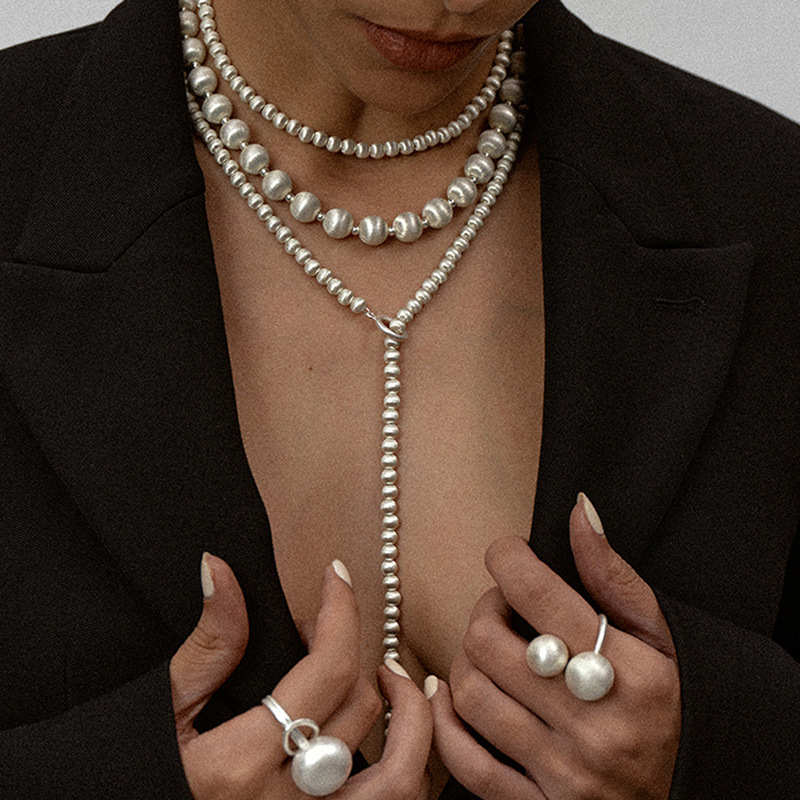 Heavy-Duty Brushed Ball Necklace with a Light Luxury Design, Layered Sweater Necklace Accessory Set, Versatile Niche Clavicle Chain