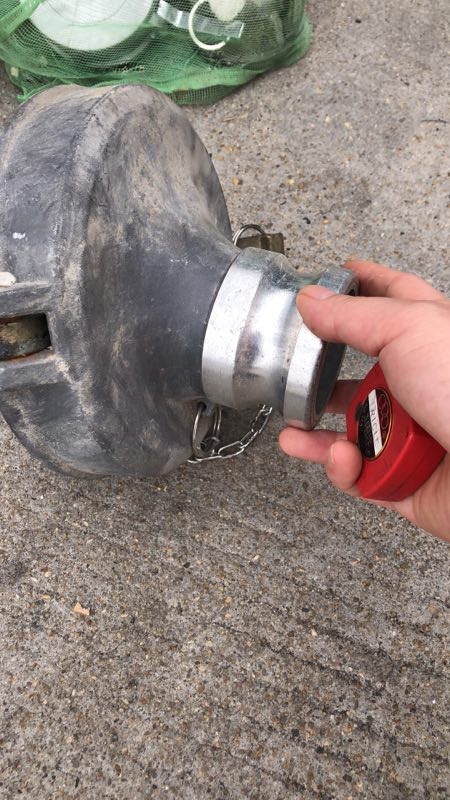 The oil discharge port reducer quick connector changes from 6 