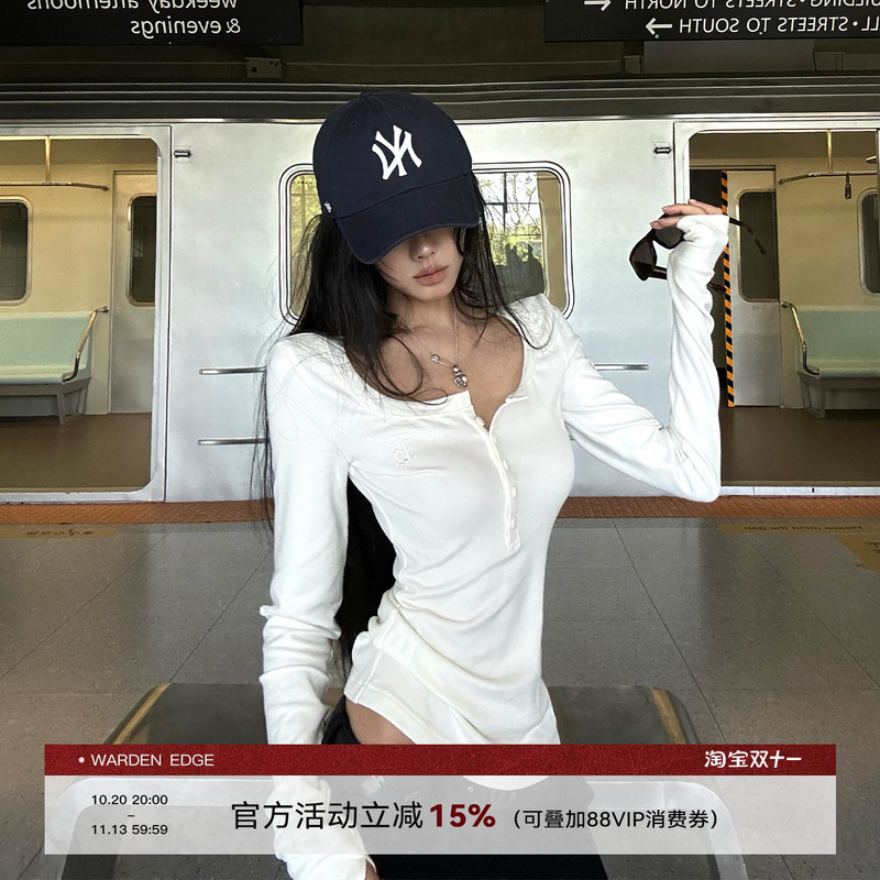 Han Hao Tian Warden Edge White Round Neck Slim-Fit T-Shirt for Women, Autumn Half-Button Embroidered Spicy Girl Long-Sleeve Top