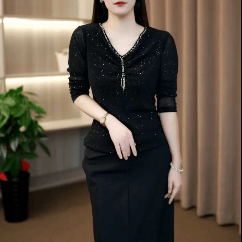 Trendy V-Neck Black Mesh Base Shirt for Women 2026 New Autumn Slim-Fit Long-Sleeve Beaded Sequin Top Trendy V-Neck Black Mesh Base Shirt for Women 2026 New Autumn Slim-Fit Long-Sleeve Beaded Sequin Top