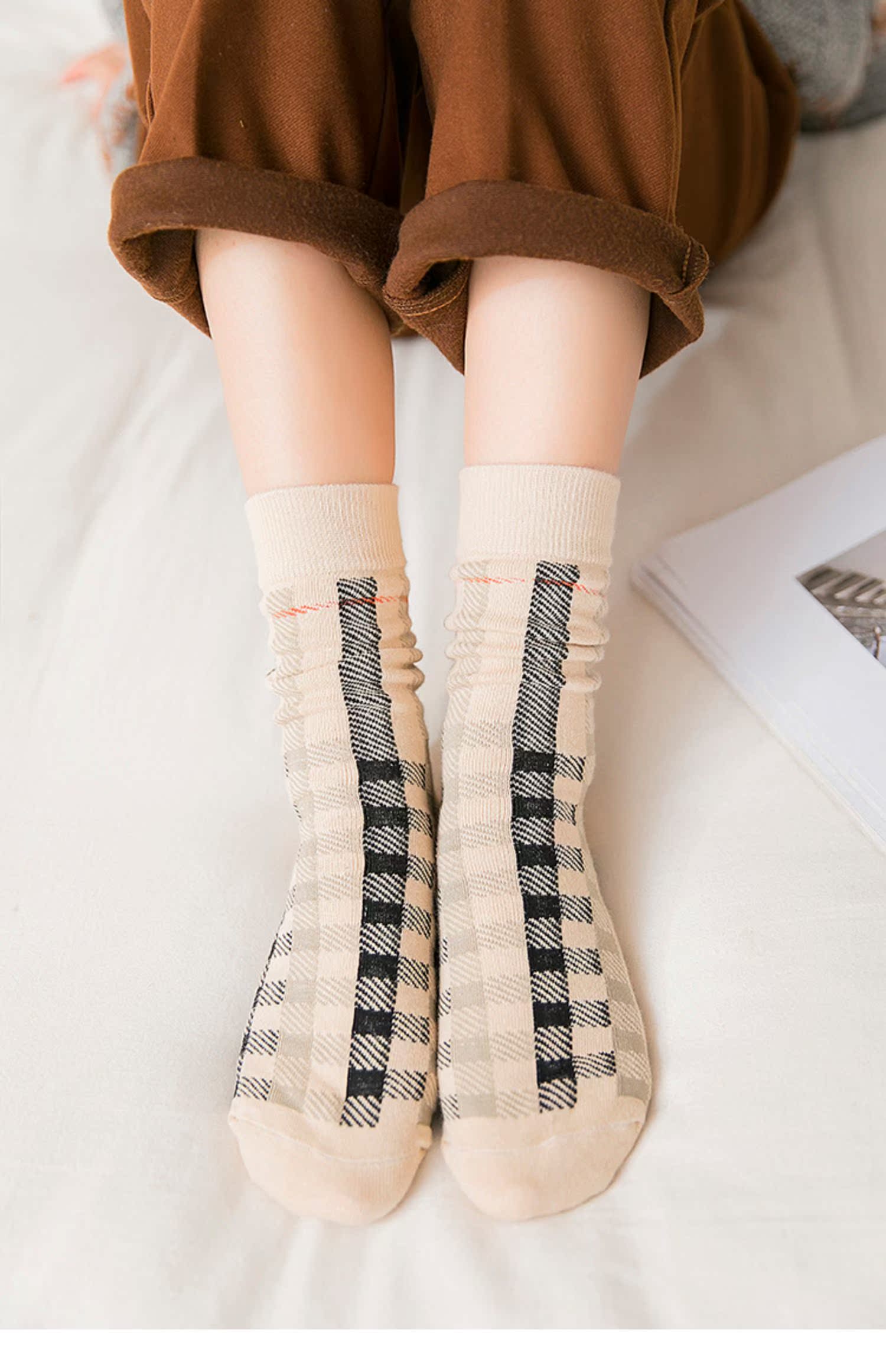 Vớ nữ mùa xuân và mùa thu cotton ống vớ Anh gió retro kẻ sọc thanh lịch cotton khử mùi đại học vớ vớ - Bít tất nữ vớ nữ