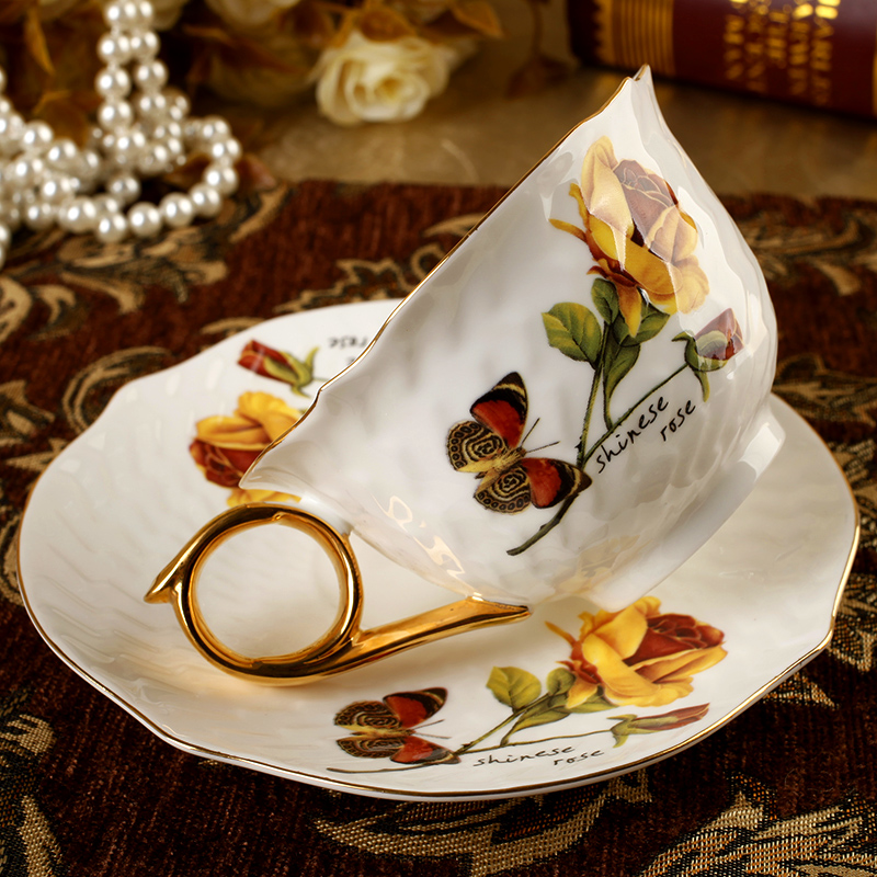 British woman ceramic coffee cup European coffee cups and saucers suit household contracted camellia tea cup with a spoon in the afternoon