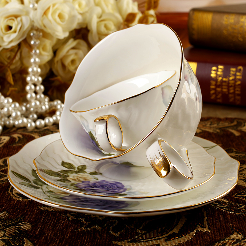 British woman ceramic coffee cup European coffee cups and saucers suit household contracted camellia tea cup with a spoon in the afternoon