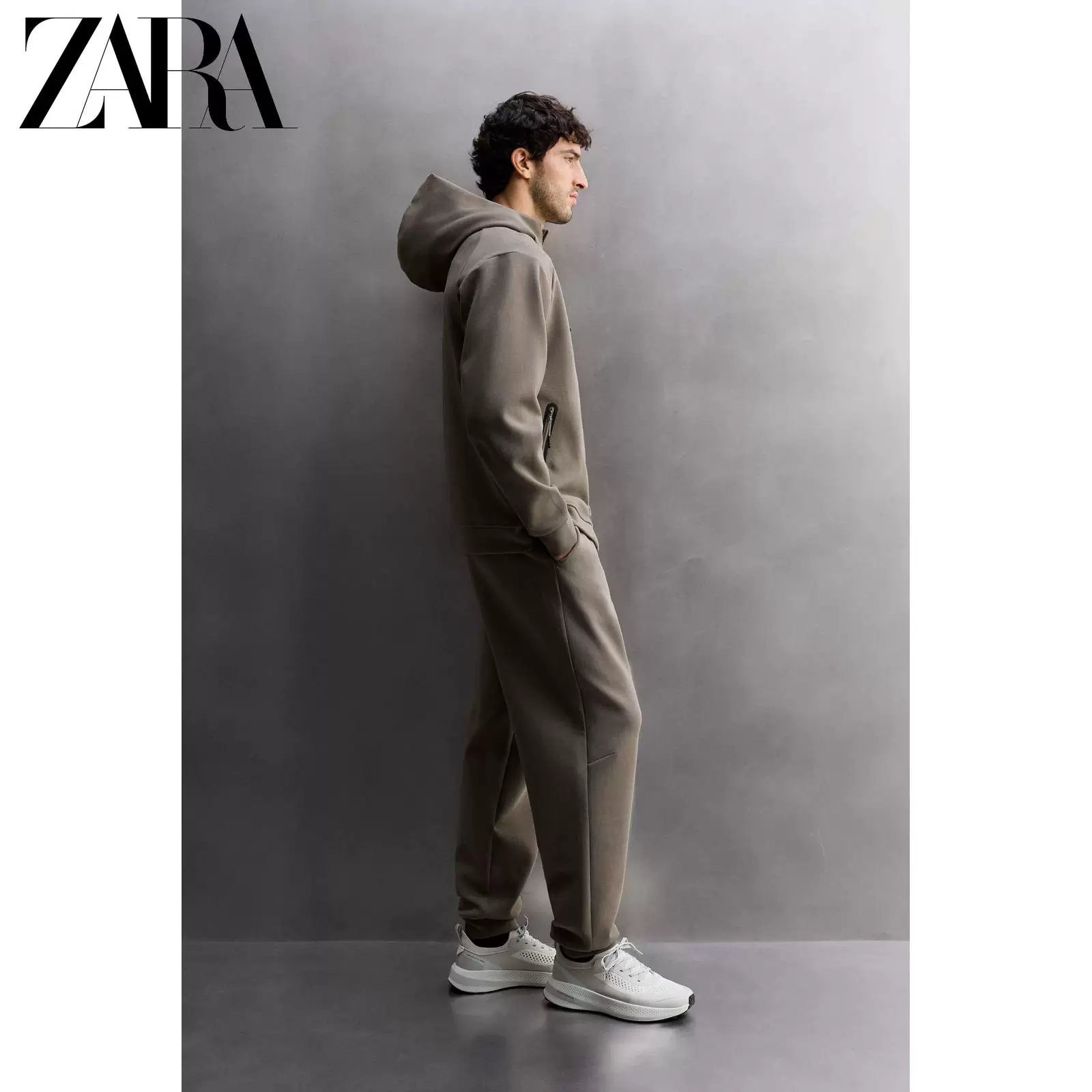 ZARA 2025 осень новые спортивные серии мужские штаны с молнией из технической ткани 8574330 711