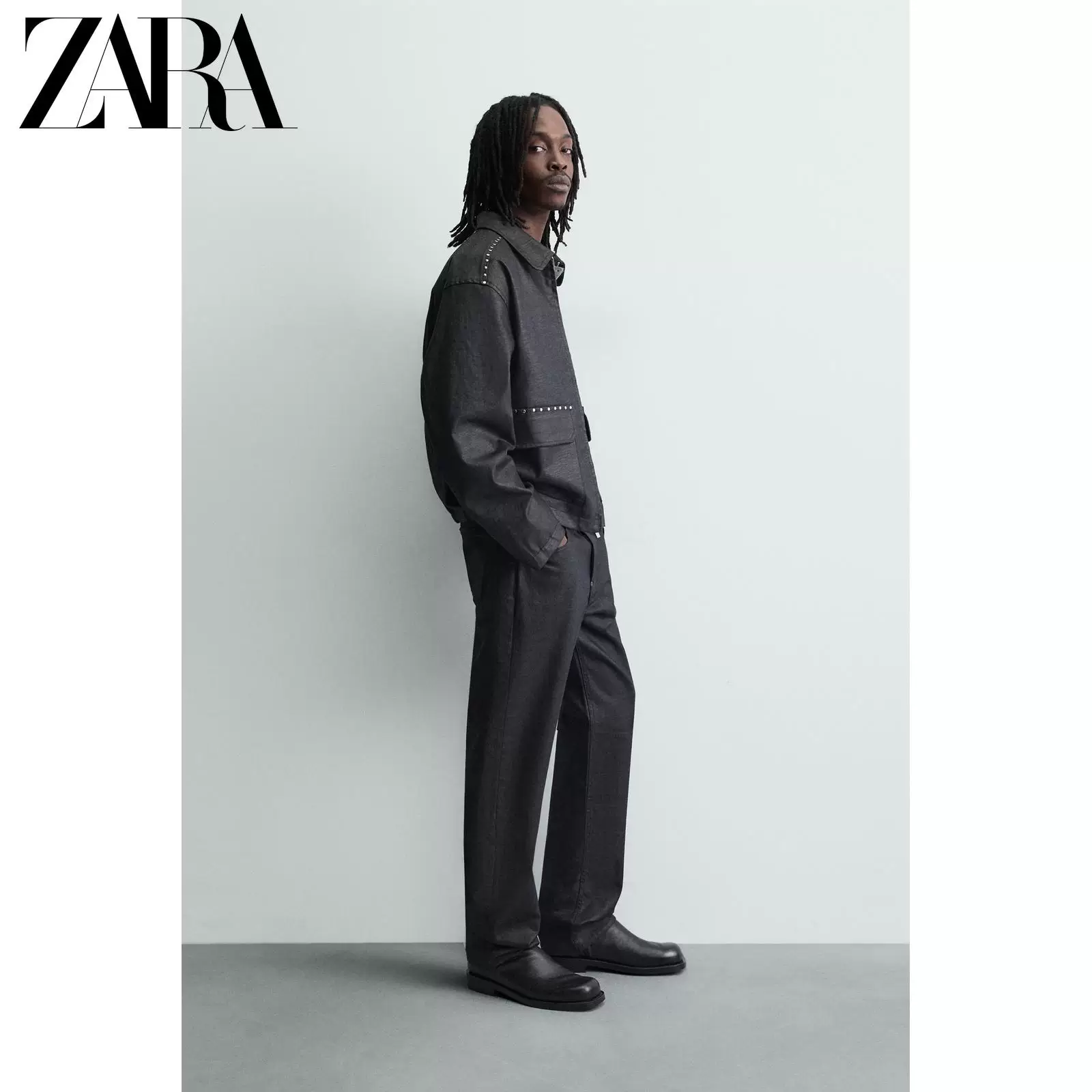 ZARA 2025 зимние новинки мужская куртка-бомбер с заклепками прямого кроя и молнией 0840391 400